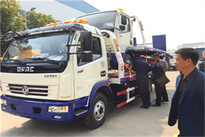 福州汽车道路救援拖车价格